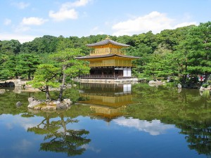 Chùa vàng Kinkakuji (Nguồn ảnh Wikipedia)