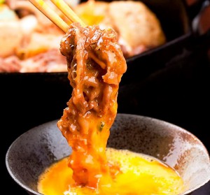 Cách ăn độc đáo của Sukiyaki có thể không ngon mắt nhưng lại hợp miệng đến lạ kỳ