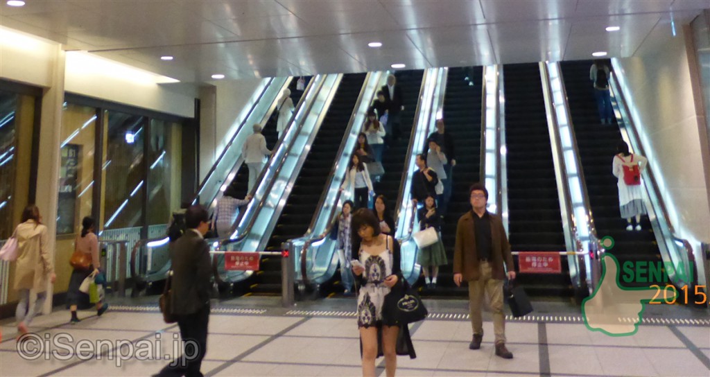 Những thường thức khác biệt ở Nhật không giống Việt Nam, văn hóa phẩm người lớn 18+, dịch vụ từ A đến Y Z, đi tàu điện, thang máy thang cuốn, vụ kiện mì tôm